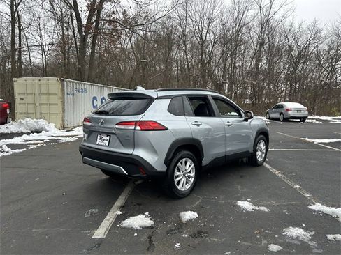 Used 2024 Toyota Corolla Cross LE image 23