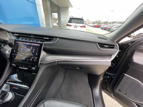 Used 2023 Jeep Grand Cherokee L Limited w/ Luxury Tech Group II image 28