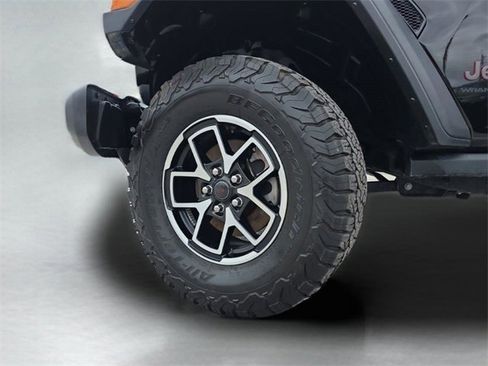 Certified 2025 Jeep Wrangler Unlimited Rubicon image 40