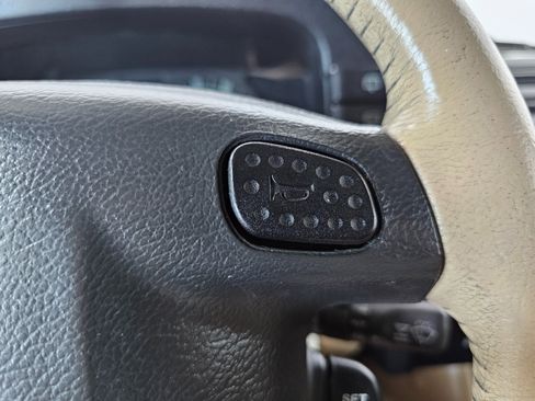 Used 2003 Land Rover Discovery SE image 30