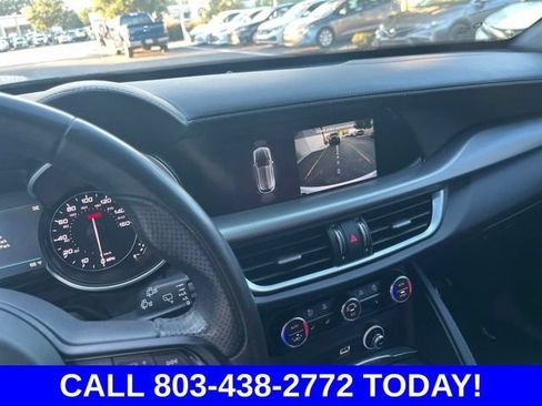 Used 2022 Alfa Romeo Stelvio Veloce AWD/4WD image 24