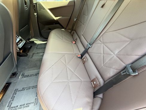 Used 2025 BMW iX xDrive50 image 31