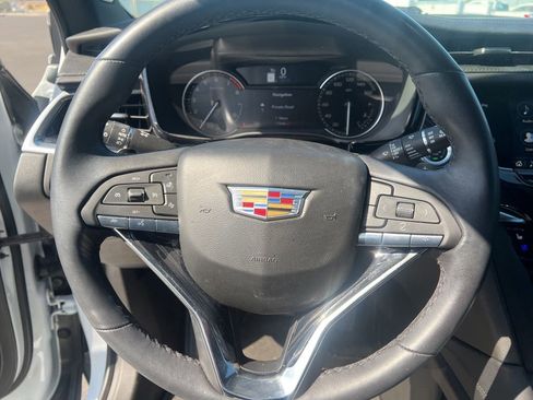 Certified 2024 Cadillac XT6 Premium Luxury FWD image 11