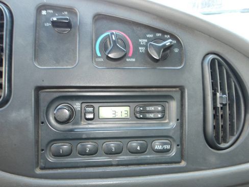 Used 2008 Ford E-350 and Econoline 350 Super Duty image 17