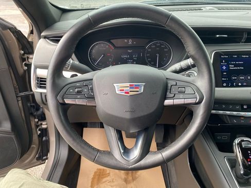 Used 2023 Cadillac XT4 Premium Luxury w/ Cold Weather Package image 15