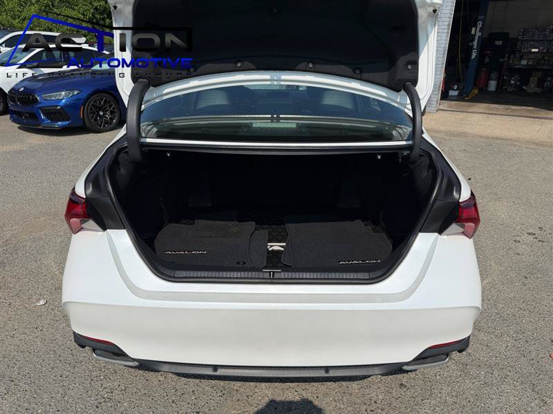 Used 2019 Toyota Avalon XLE w/ Moonroof Package FWD image 19