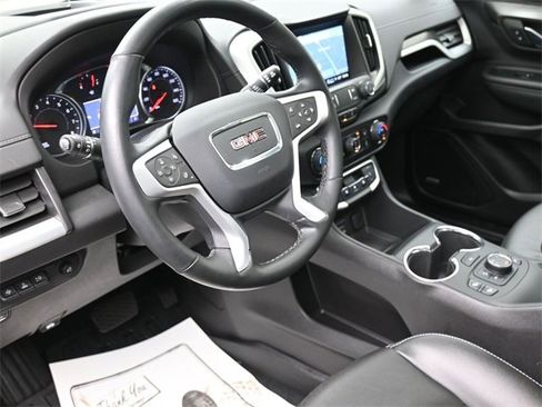 Used 2023 GMC Terrain SLT w/ Infotainment Package II image 14