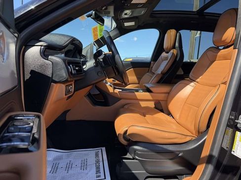 Certified 2023 Lincoln Aviator Black Label w/ Jet Package AWD/4WD image 11