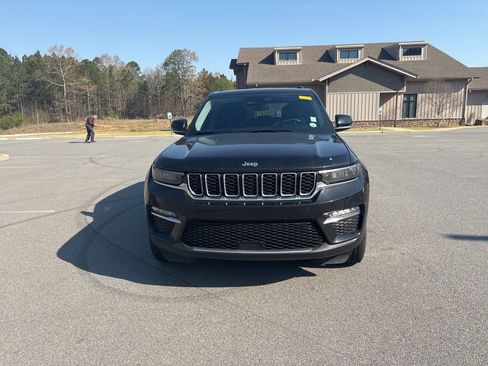 Used 2023 Jeep Grand Cherokee Limited image 2