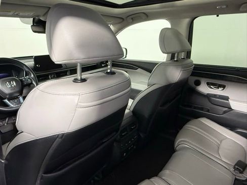 Used 2023 Honda Pilot Elite image 37