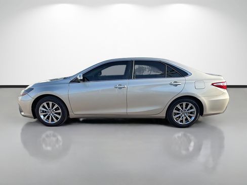 Used 2017 Toyota Camry XLE FWD image 6