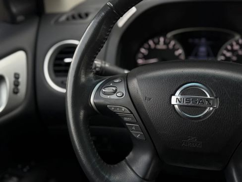 Used 2017 Nissan Pathfinder SL image 23