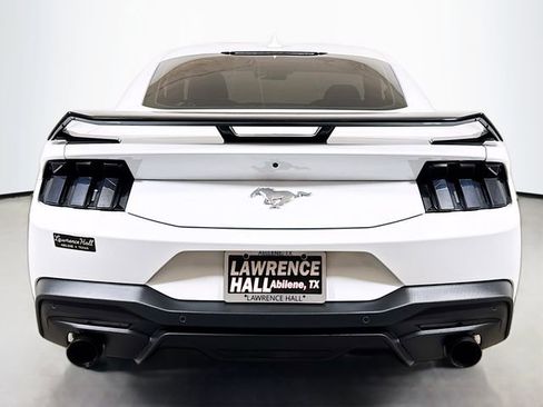 Used 2025 Ford Mustang Coupe image 5