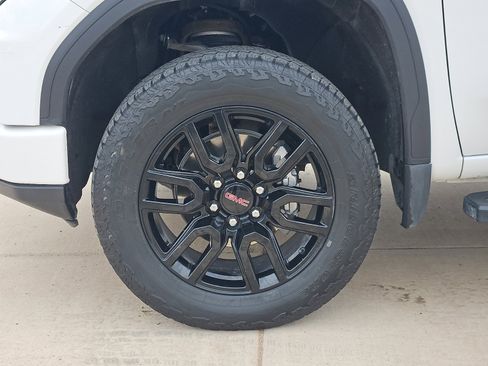 Used 2023 GMC Sierra 1500 Elevation w/ Elevation Premium Package AWD/4WD image 9