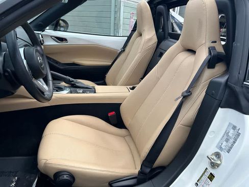 Used 2025 MAZDA MX-5 Miata RF Grand Touring RWD image 10