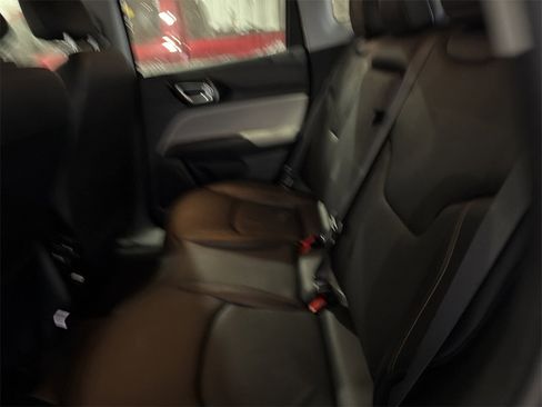 Used 2022 Jeep Compass Limited image 13