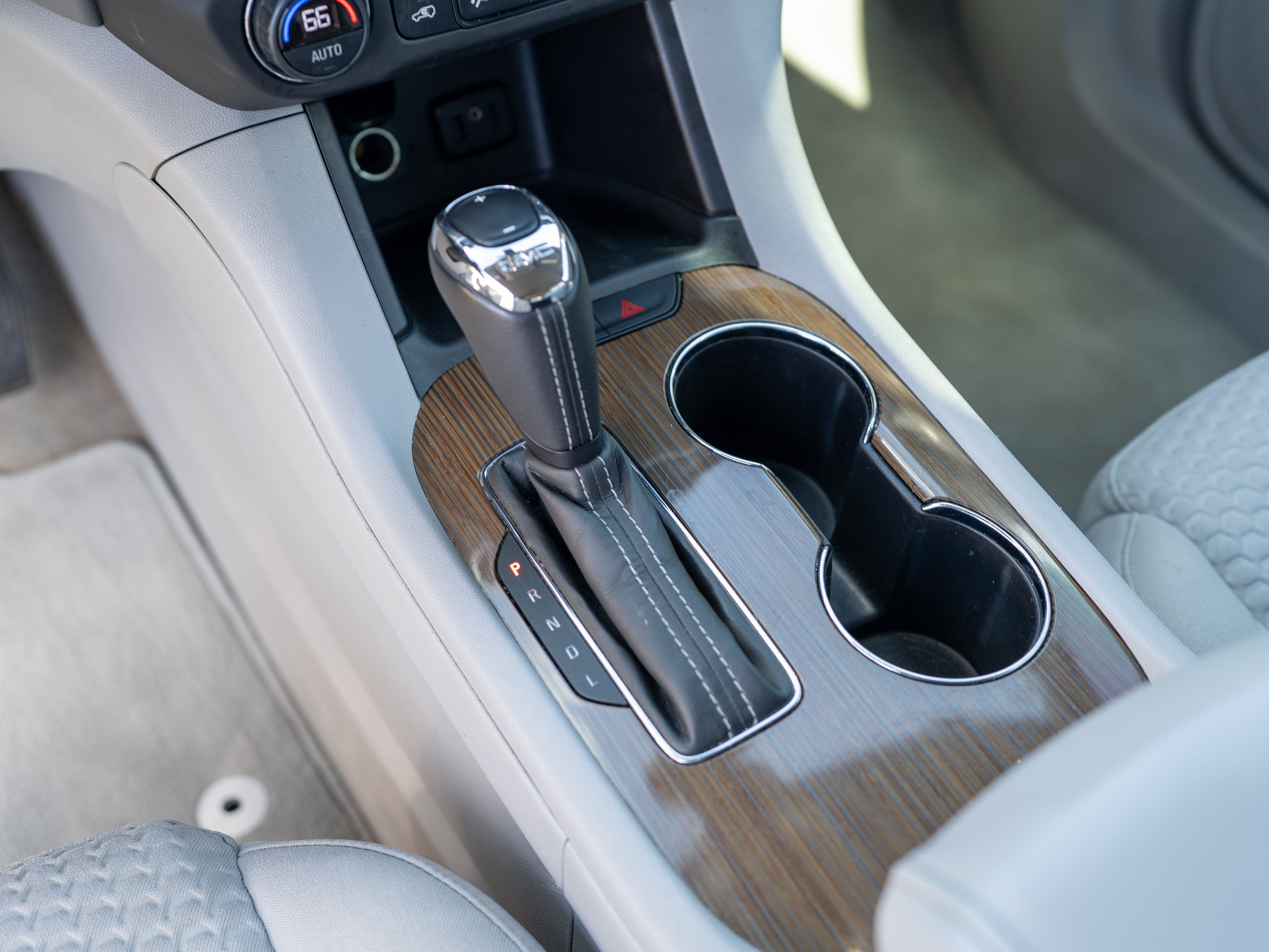 Used 2019 GMC Acadia SLE FWD image 33