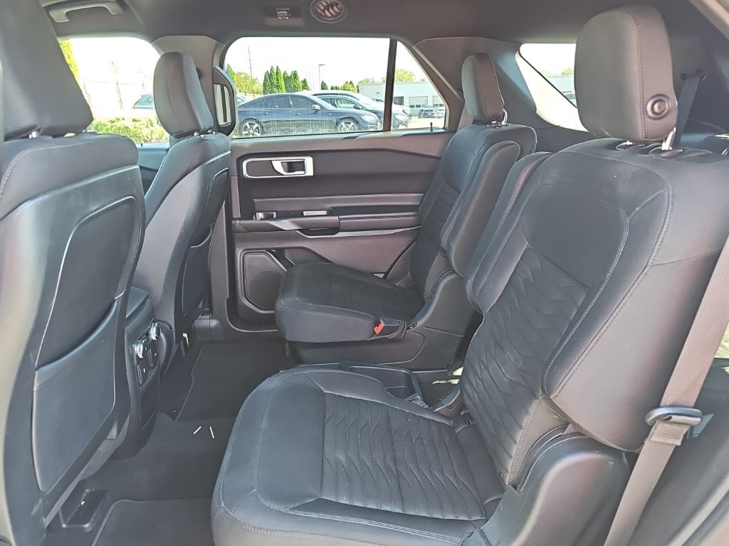 Used 2020 Ford Explorer XLT AWD/4WD image 12