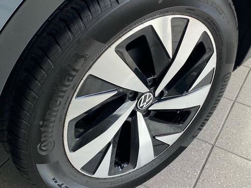 Certified 2023 Volkswagen ID.4 Standard image 18