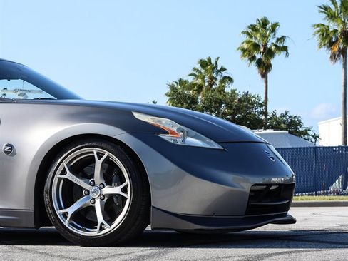 Used 2010 Nissan 370Z NISMO RWD image 3