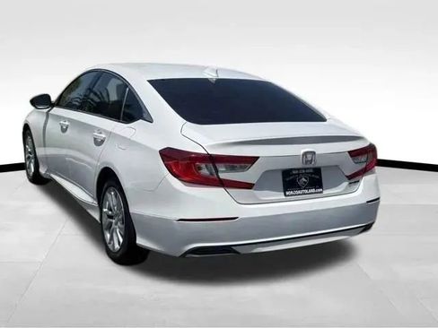 Used 2018 Honda Accord LX image 4