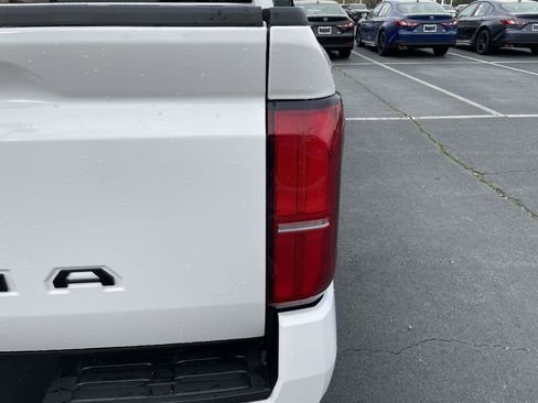 Used 2024 Toyota Tacoma SR5 AWD/4WD image 18