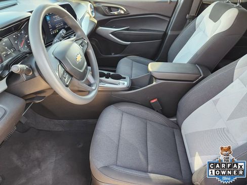 Used 2025 Chevrolet Trax LS image 16