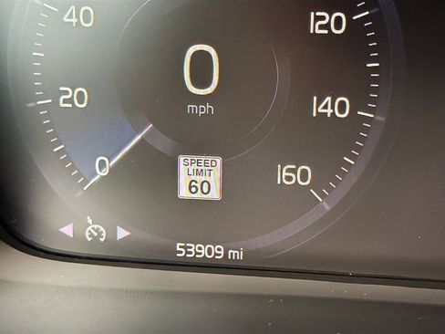 Used 2021 Volvo XC40 T5 Momentum w/ Premium Package AWD/4WD image 40