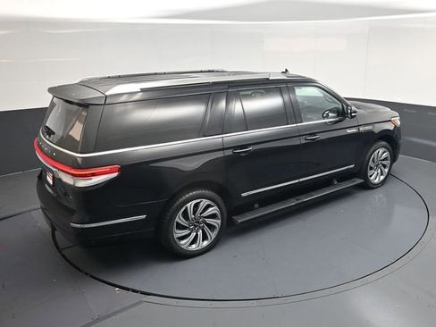 Used 2024 Lincoln Navigator L 4WD image 45