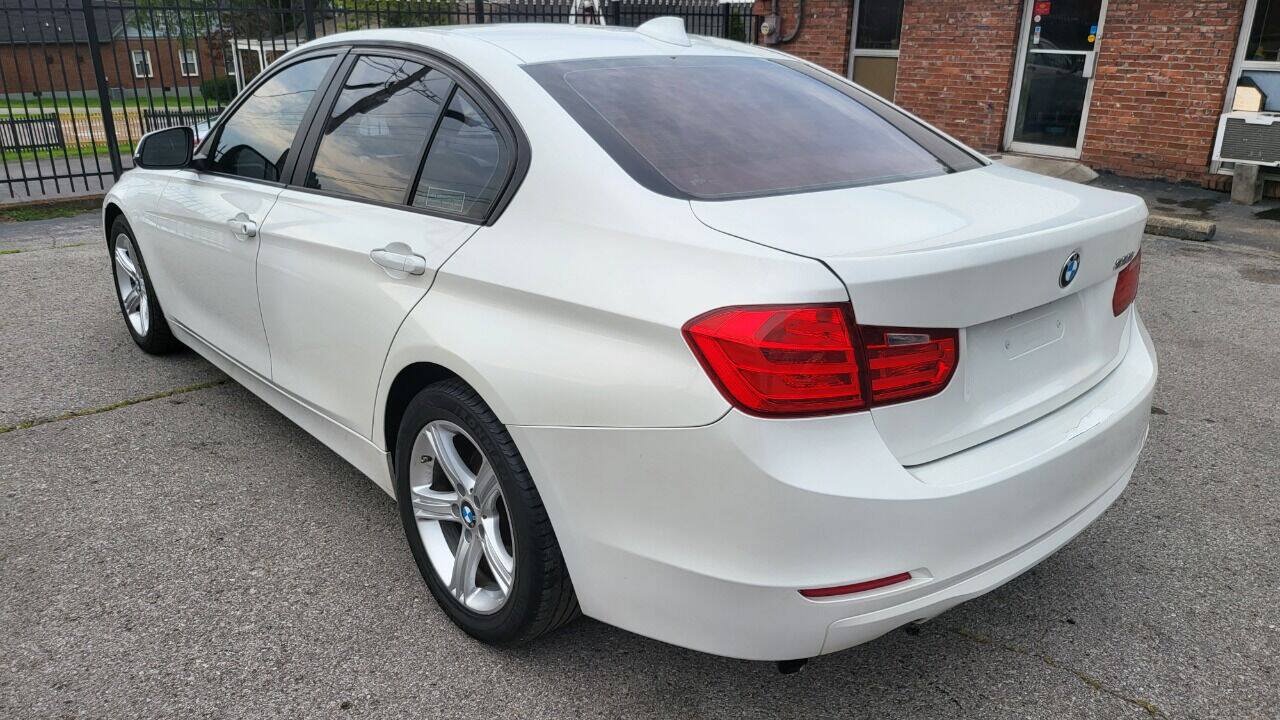 Used 2015 BMW 320i Sedan RWD image 11