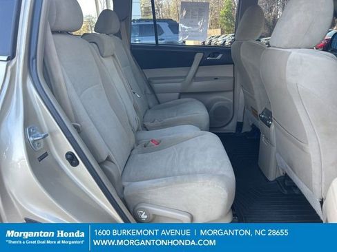 Used 2012 Toyota Highlander FWD w/ Tech Pkg image 34