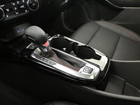 Used 2024 Chevrolet Trax RS w/ Sunroof Package image 30