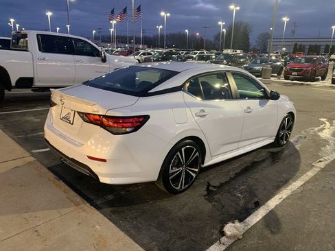 Used 2022 Nissan Sentra SR w/ Electronics Package image 7