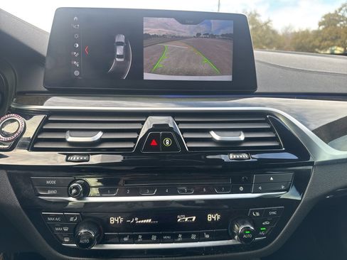 Used 2018 BMW M550i xDrive image 31