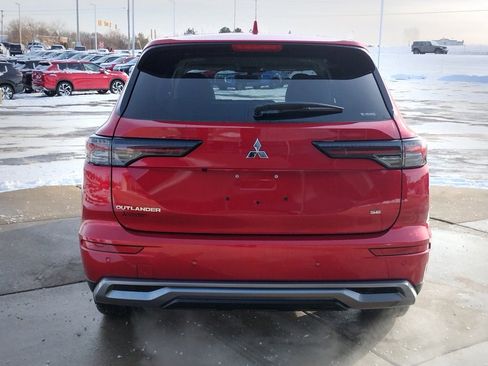 New 2026 Mitsubishi Outlander SE image 18
