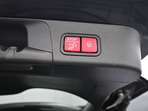 Used 2020 Mercedes-Benz GLB 250 4MATIC image 23