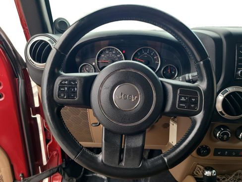 Used 2011 Jeep Wrangler Rubicon w/ PWR Convenience Group AWD/4WD image 12