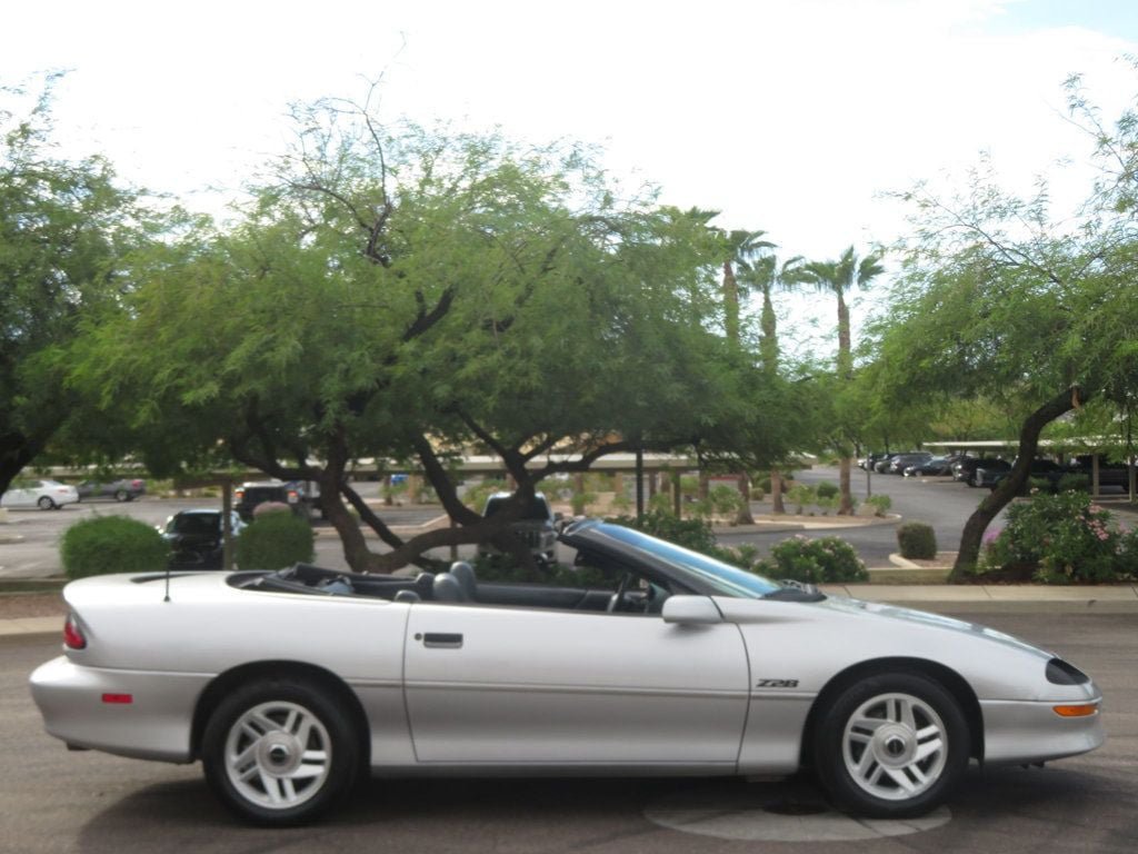 Used 1995 Chevrolet Camaro Z28 RWD image 3