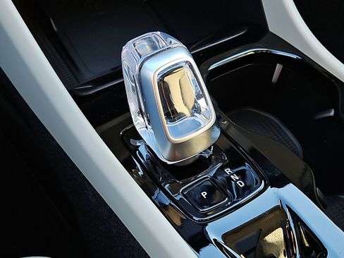 New 2026 Volvo XC40 B5 Ultra w/ Protection Package Premier image 13