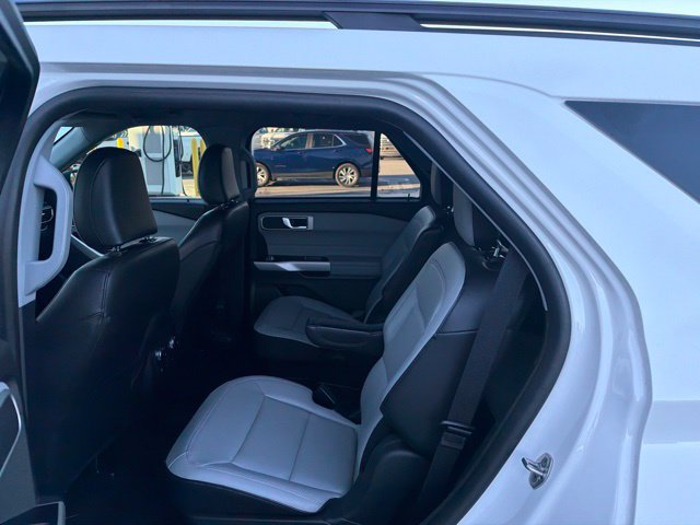 Used 2021 Ford Explorer XLT w/ Equipment Group 202A RWD image 11