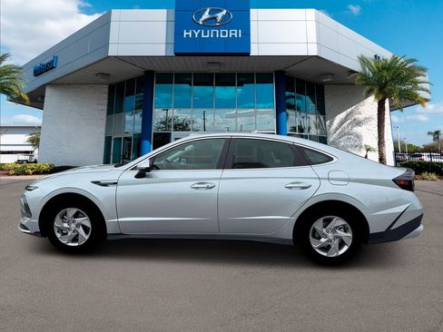 New 2026 Hyundai Sonata SE FWD image 3