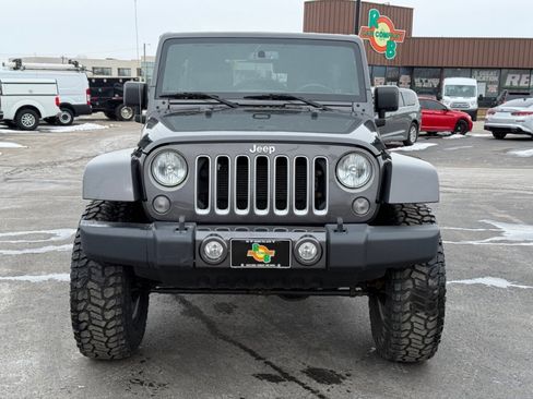 Used 2018 Jeep Wrangler Unlimited Sahara w/ Connectivity Group image 3