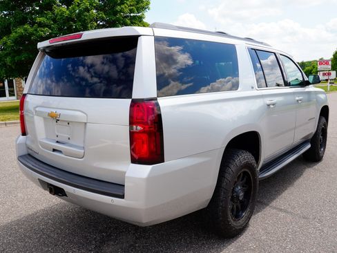 Used 2019 Chevrolet Suburban LT AWD/4WD image 3