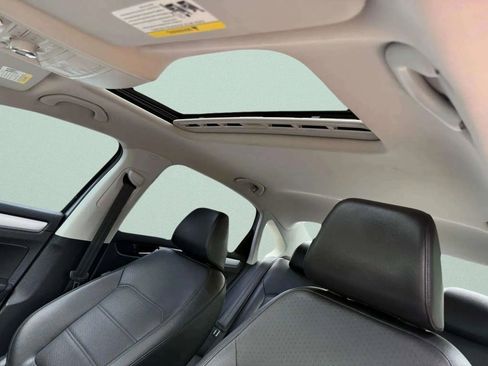 Used 2012 Volkswagen Passat TDI SE image 31