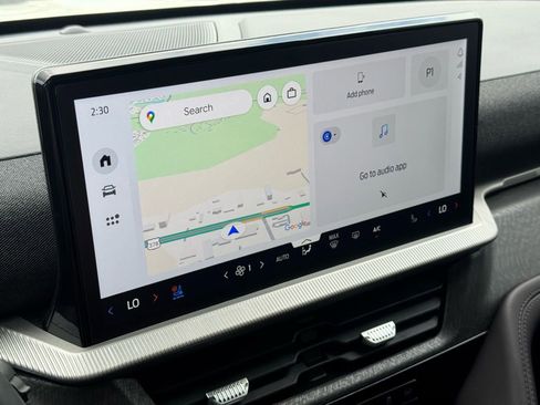 Used 2025 Ford Explorer Platinum w/ Ultimate Package image 28