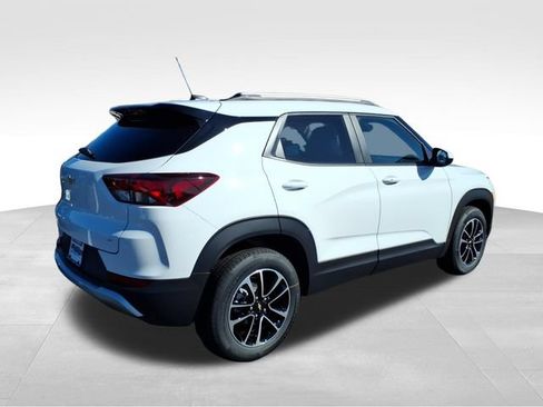 New 2026 Chevrolet TrailBlazer LT FWD image 3