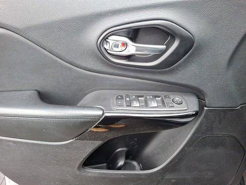 Certified 2021 Jeep Cherokee Latitude Plus image 16