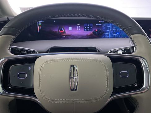 Used 2024 Lincoln Nautilus Reserve w/ Equipment Group 202A image 3