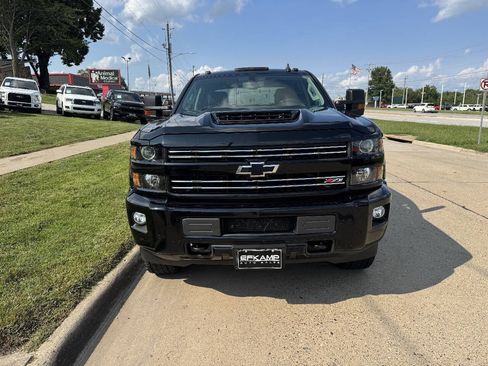 Used 2019 Chevrolet Silverado 2500 LT w/ Midnight Edition AWD/4WD image 8