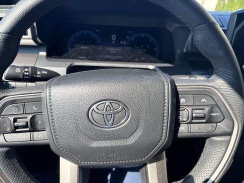 Used 2025 Toyota Tacoma TRD Sport AWD/4WD image 10